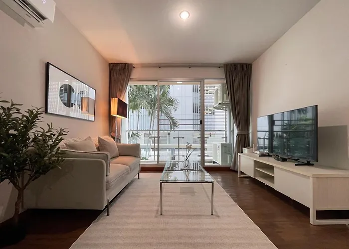 Near Bts Thonglo L Large 57sqm L Pool And Gym 度假居 *