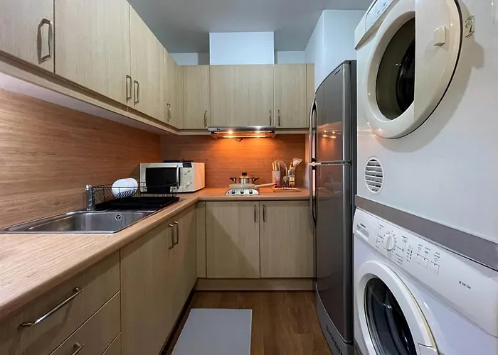 Near Bts Thonglo L Large 57sqm L Pool And Gym 曼谷