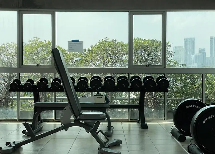Near Bts Thonglo L Large 57sqm L Pool And Gym 度假居 *